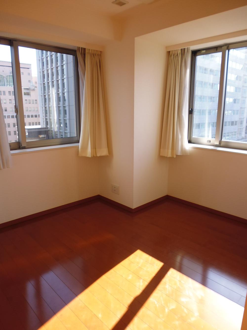 Non-living room. Western-style 6.3 Pledge