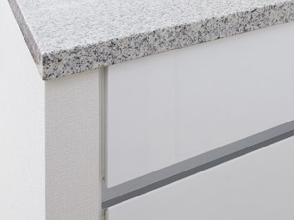 Kitchen.  [Natural stone top plate] The top plate of the kitchen, Low water absorption, durability, It has adopted the excellent granite scratch resistance. In beautiful specifications polished surface, The sense of quality with natural stone, It will produce the entire kitchen space high note.