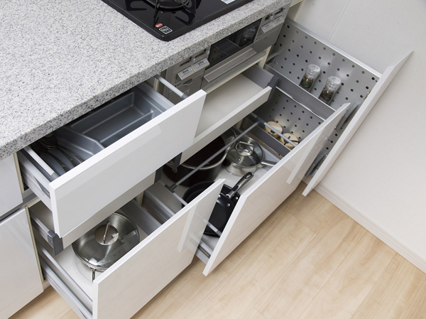 Kitchen.  [Slide storage] The under stove, Firm available as far as it will go, Adopt a comfortable slide storage and out of large cookware.