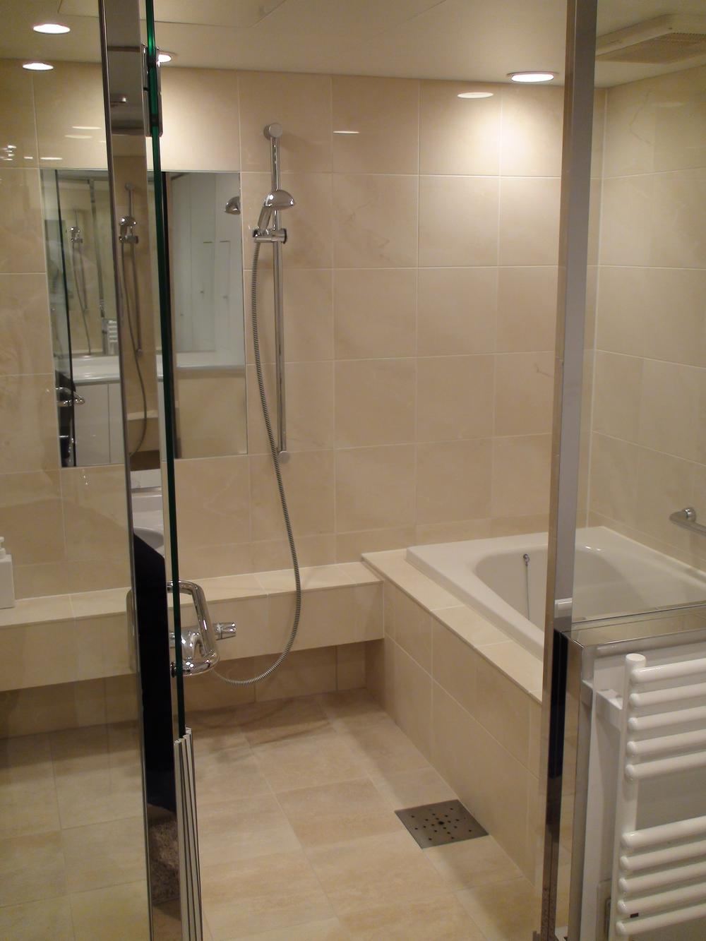 Bathroom. Indoor (11 May 2013) Shooting