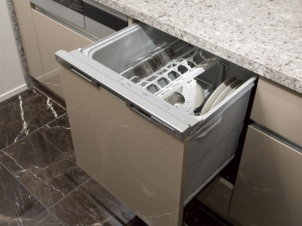 Kitchen.  [Dish washing and drying machine] Standard equipment also easy to slide type out of tableware. Rinsed with high bactericidal effect boiling water, Changing suddenly you can dry without using a dishcloth.  ※ "Dish washing and drying machine" is a specific maintenance products. (Same specifications)