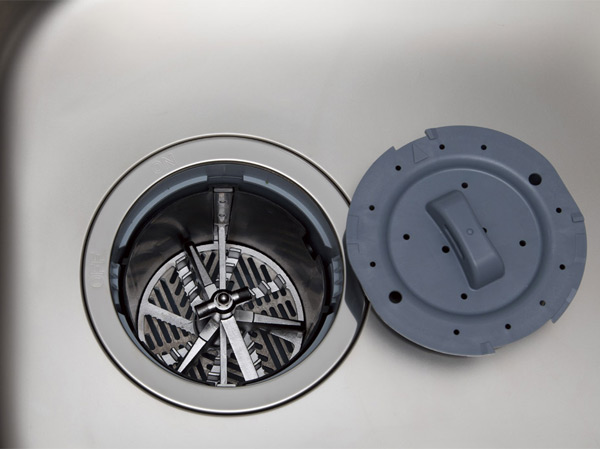 Kitchen.  [disposer] Crushing the garbage in the drainage port, Cleaned with the processing tank along with the water discharged into the sewer. It eliminates the need of garbage disposal, etc., Kitchen will be maintained in a sanitary manner.  ※ There is also trash that can not be part Milling. For more information, please refer to the instruction manual. (Same specifications)