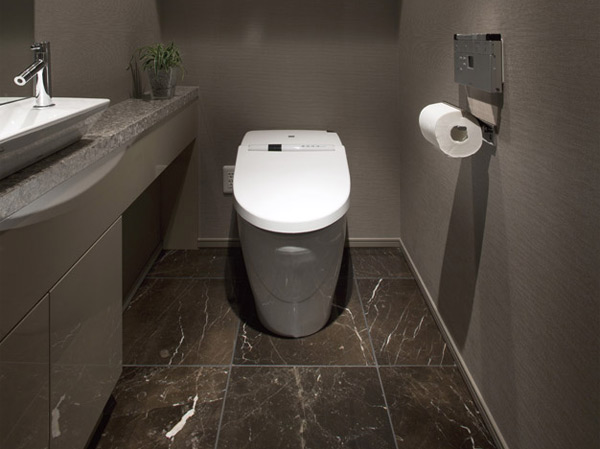 Other.  [Low silhouette integrated toilet] Also warm heating toilet seat or a refreshing warm water washing function winter ・ Equipped with a deodorizing function. Sensor will automatically open and close the lid flights to sense the people. (Same specifications)