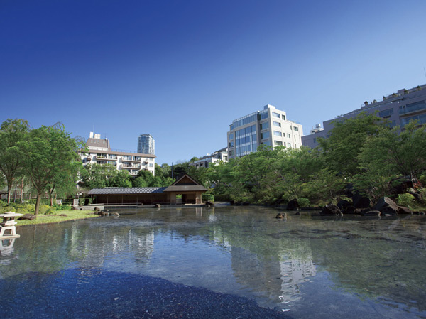 Surrounding environment. Hinokicho park (4-minute walk / About 290m) ※ April 2012 shooting