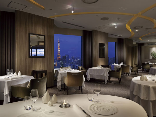 Surrounding environment. Pierre ・ Gagnaire (a 15-minute walk / About 1140m) ※ Pierre ・ Photo from Gagnaire