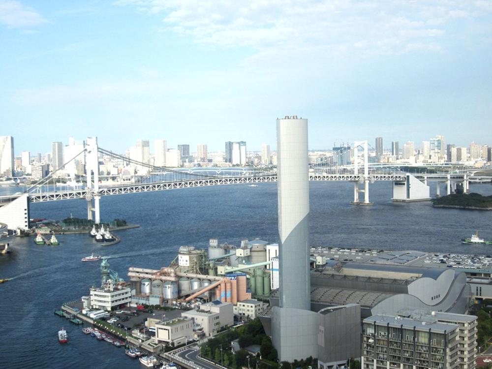 View photos from the dwelling unit. View from the site (October 2013) Shooting