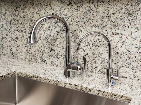Kitchen.  [Grohe, Ltd. kitchen faucet] Faucet adopts the beautiful form of Hansgrohe, Inc.. And the sophisticated impression around water in the stylish.  ※ Cartridge replacement of the water purifier will be paid. (Model Room W-130X ・ W-90N2 type)