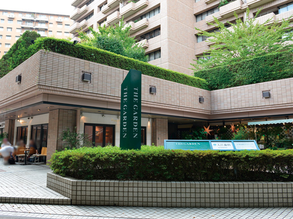 Surrounding environment. The ・ Garden Jiyugaoka Hiroo store (walk 13 minutes / About 980m)