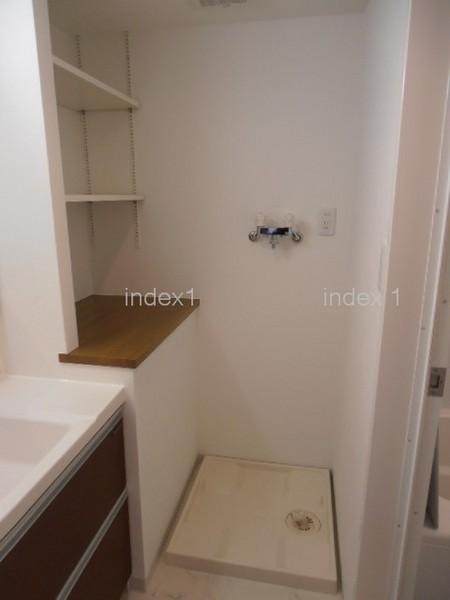 Other. Is Indoor Laundry Area ・ Pouring hot water can also be used