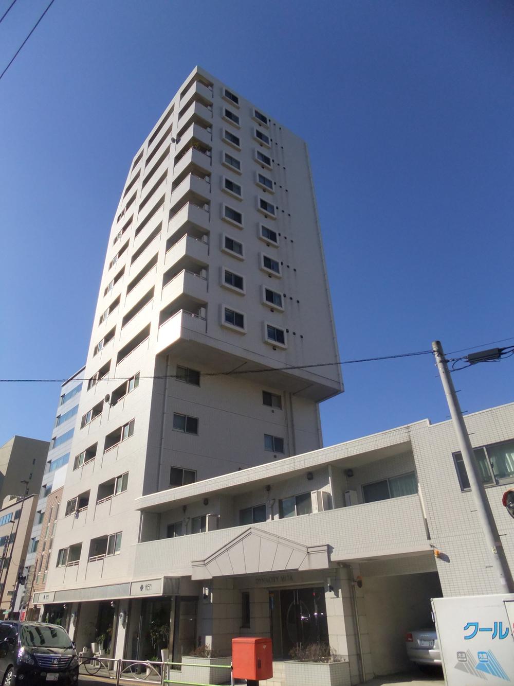 Local appearance photo. Local (12 May 2013) Shooting