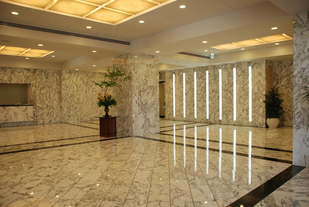 Entrance. Common areas