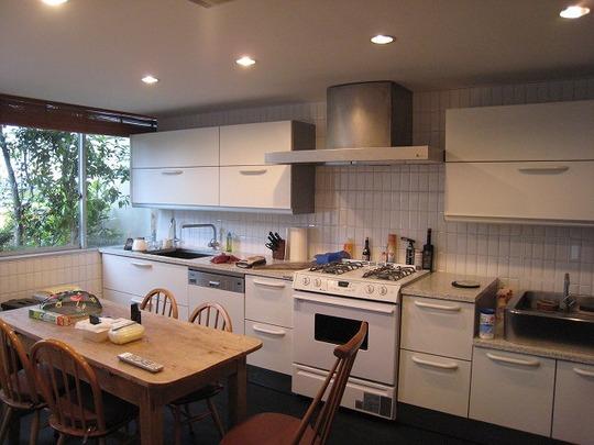 Kitchen. Large system Kitchen, Here only there is a breadth of 15 tatami.