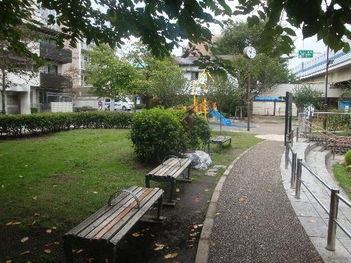 park. 620m to platinum park