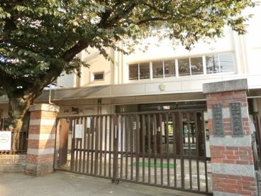 Primary school. God 応小 160m to school