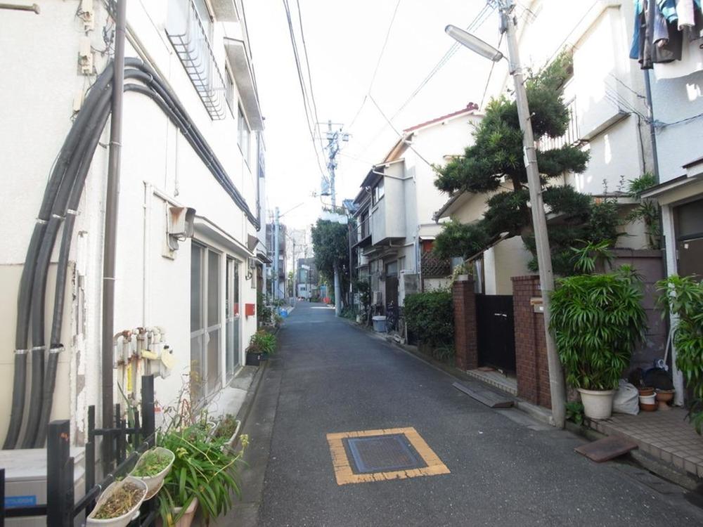 Local photos, including front road. Local (12 May 2013) Shooting Frontal road