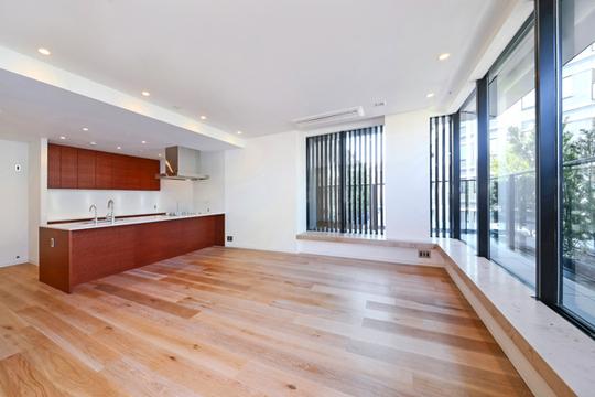 Living. About 22.6 Pledge of LDK It is bright and airy space per two-sided lighting.