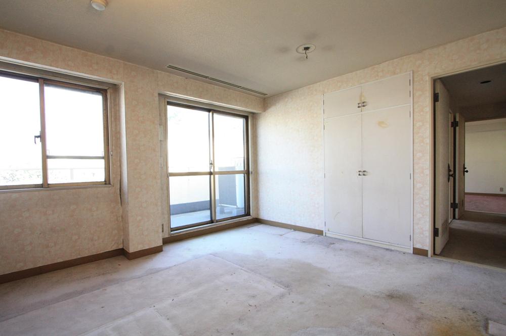 Non-living room. Master bedroom