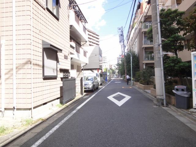 Other local.  [Local front road] Local (10 May 2013) Shooting