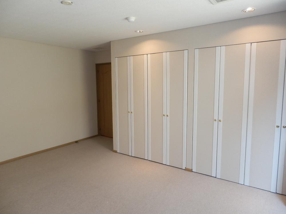 Non-living room. Housed plenty Western-style 11.4 Pledge