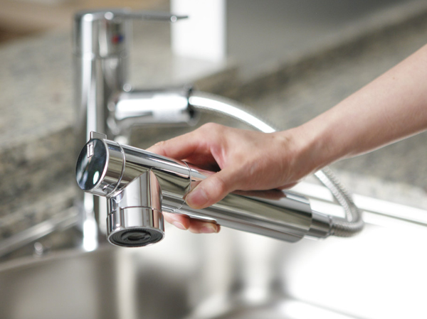 Kitchen.  [Shower Faucets] Kitchen faucet adopts water purification function integrated. Because the type of nozzle is extended, Washing can also be carried out with ease.  ※ Replacement of the cartridge will be paid.