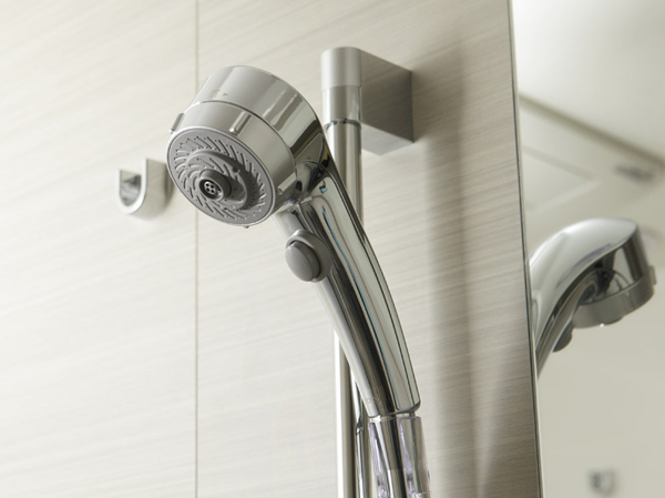 Bathing-wash room.  [Massage function shower head] Bathroom of shower head, It was adopted with massage function to be switched the water flow in one switch.