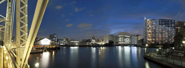 Surrounding environment. To have a residence in Minato-ku,. that is, Perhaps it can be said that the great joy in life. 11-minute walk from the Mega Terminal "Shinagawa" station. Konan, Minato-ku area. There is, Konan mouth spread the city of tip, Canal front full of waterside of a feeling of opening. A new mansion is born now here. (Exterior CG) ※ Konan park (about 230m) overlooking the construction site direction from the photo (October 2012 shooting) and image processing, Which was to synthesize the building Rendering CG, In fact a slightly different.