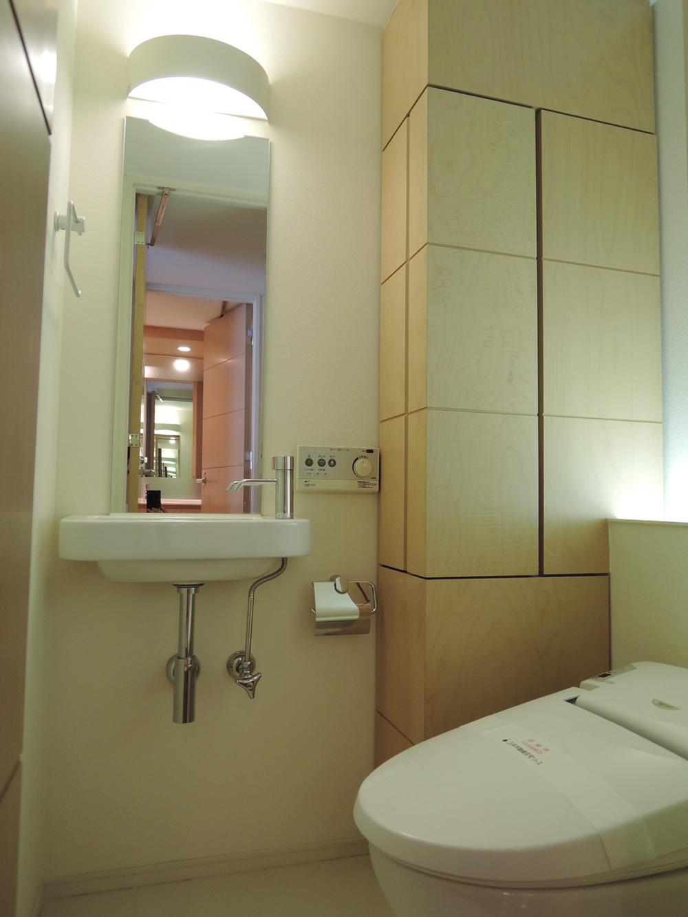 Toilet. Indoor (11 May 2013) Shooting