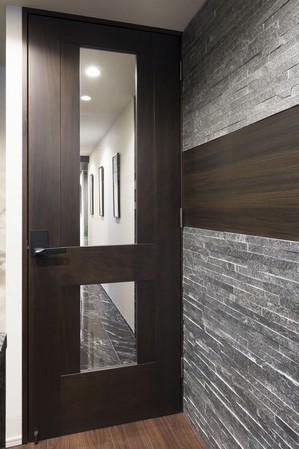 To door building materials, It has adopted a natural wood veneer joinery. Beautiful grain pattern, To foster a sense of quality is natural texture