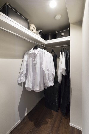 Including the wardrobe, Bags and suitcases, Wide walk-in closet that can fit up to accessories such as hat