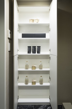 To the gallery Directions (a word from the person in charge)