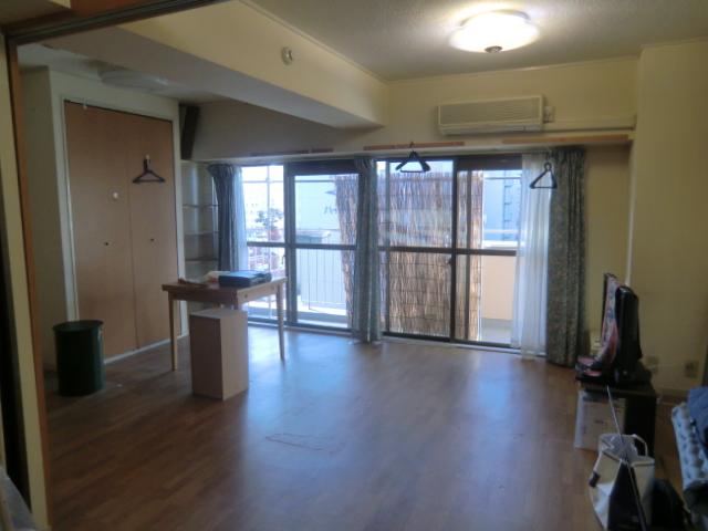 Living. Indoor (12 May 2013) Shooting