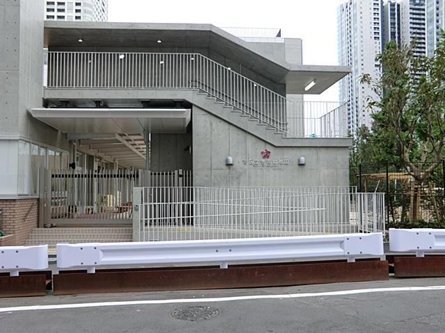 kindergarten ・ Nursery. 300m wide Sand to Konan kindergarten, Kindergarten doing educational activities with spot colors using, for example, field