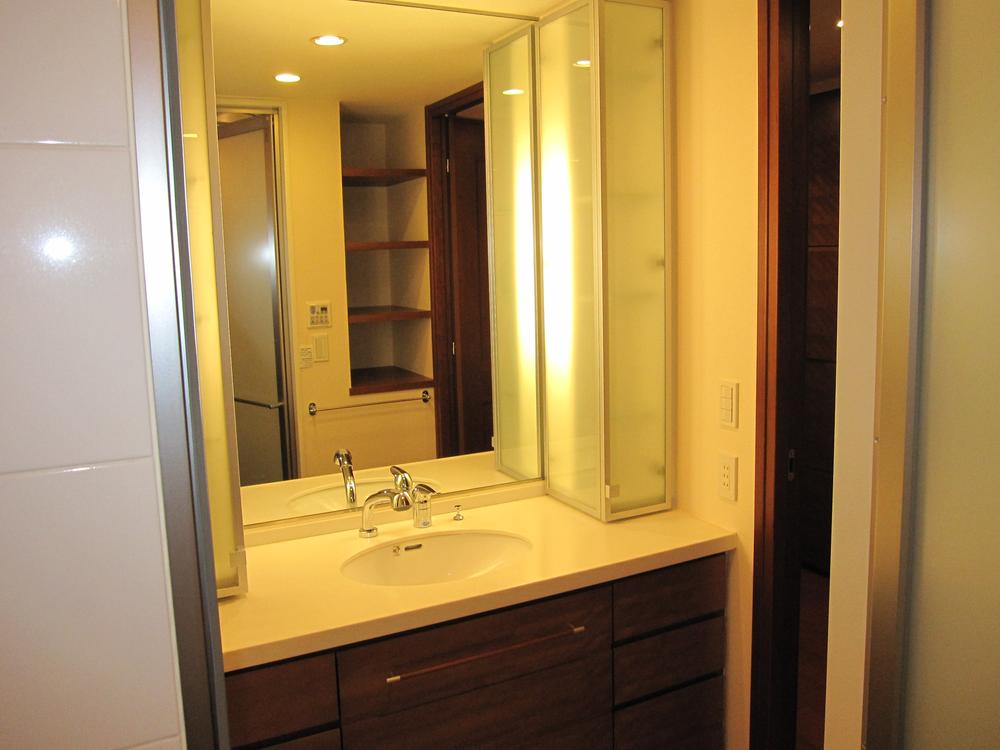 Wash basin, toilet. Room (August 2012) shooting