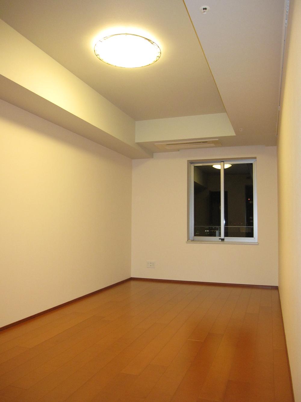 Non-living room. Room (August 2012) shooting