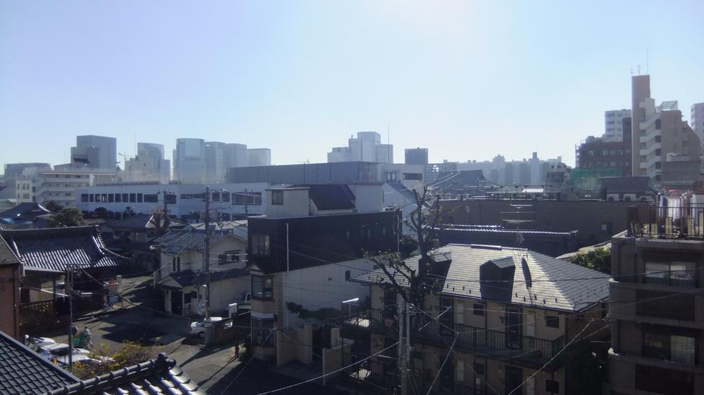 View photos from the dwelling unit. View from the site (December 2013) Shooting