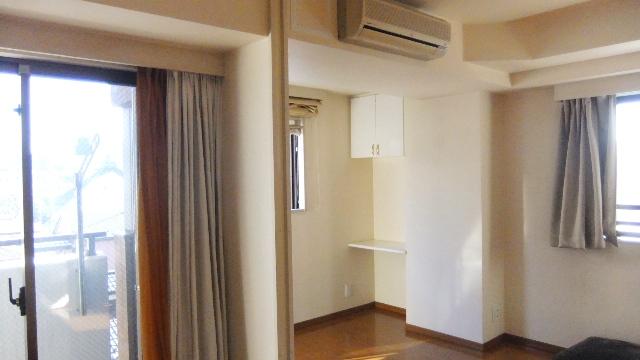 Living. (December 2013) Shooting