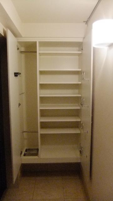 Entrance. Entrance ・ Cupboard (December 2013) Shooting