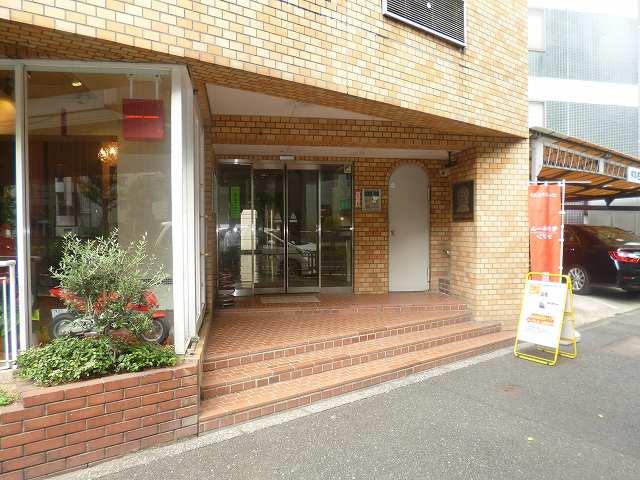 Entrance. Auto-lock equipped.