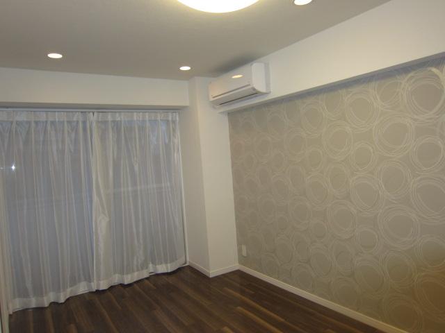 Non-living room. Indoor (12 May 2013) Shooting