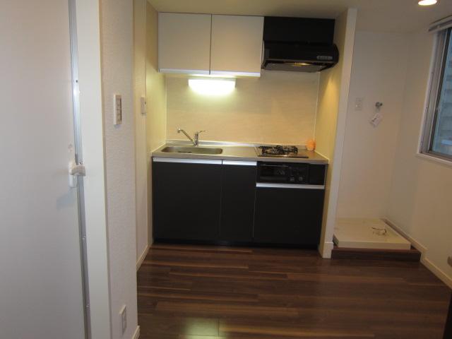 Kitchen. Indoor (12 May 2013) Shooting