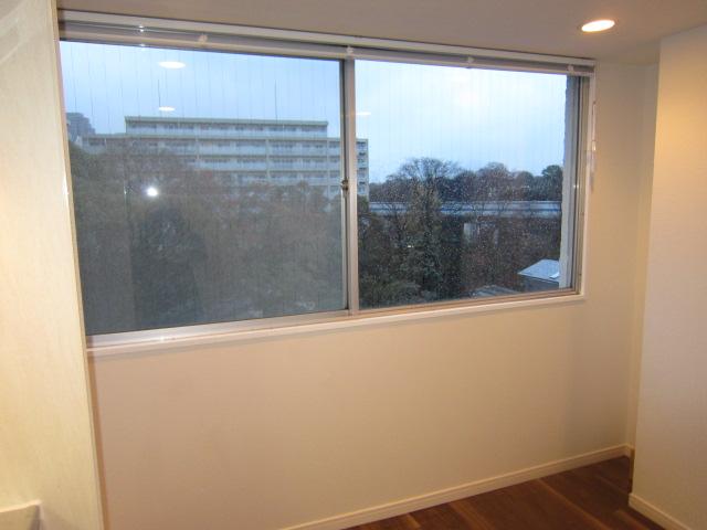 View photos from the dwelling unit. View from the site (December 2013) Shooting