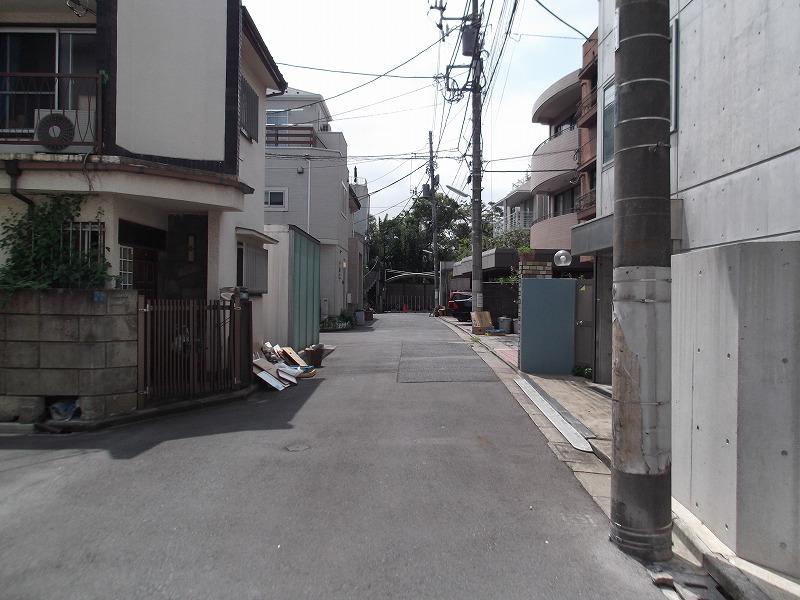 View photos from the local. Local (10 May 2013) Shooting