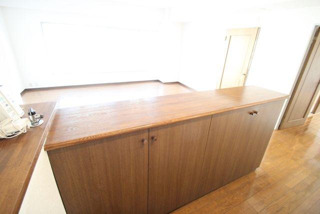 Kitchen. Convenient storage with counter