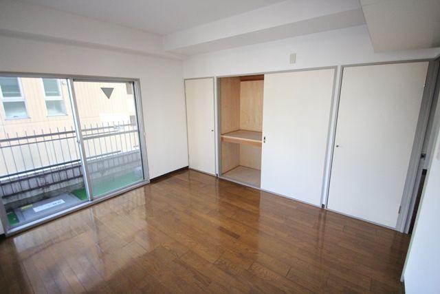 Non-living room. Western-style 7 Pledge