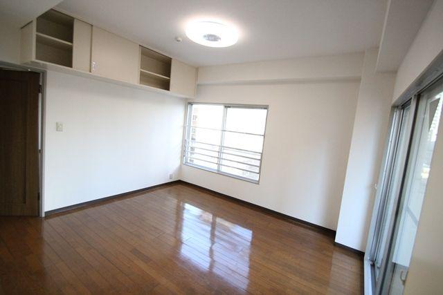 Non-living room. Western-style 7 Pledge