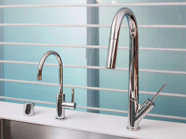 Kitchen.  [Mixing shower faucet & water purifier faucet] And mixed shower faucet made by Hansgrohe, Inc. is in the kitchen, Established the famous water manufactured by water purifier faucet drinking water has been removed as much as possible impurities can always use. You can selectively used depending on the application.  ※ Cartridge replacement of the water purifier is paid.