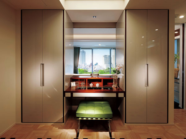 Receipt. WALK THROUGH CLOSET