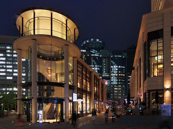 Surrounding environment. Akasaka Sacas (about 500m ・ 7-minute walk)