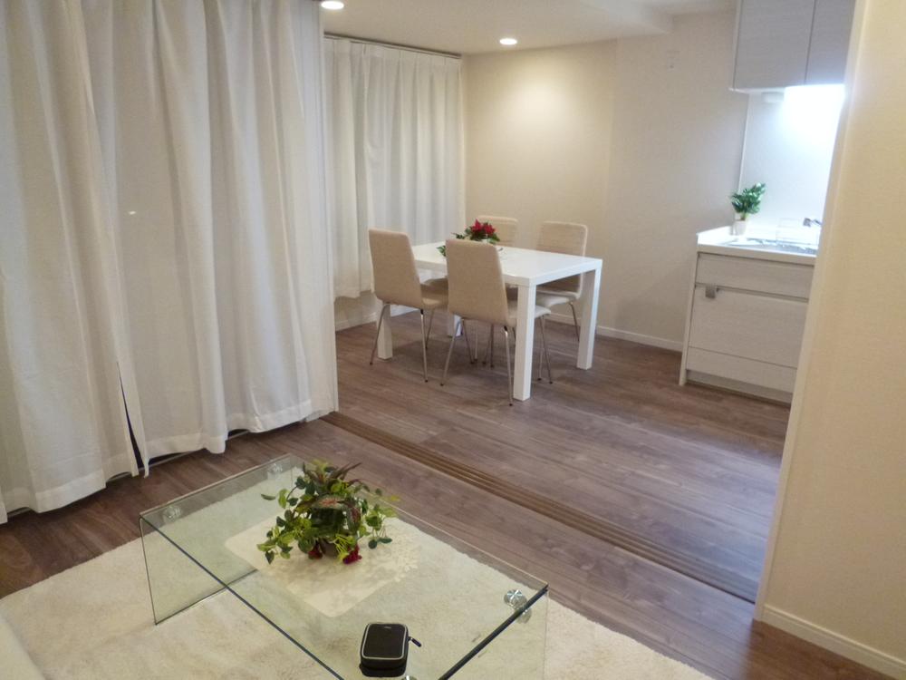 Non-living room. Indoor (12 May 2013) Shooting