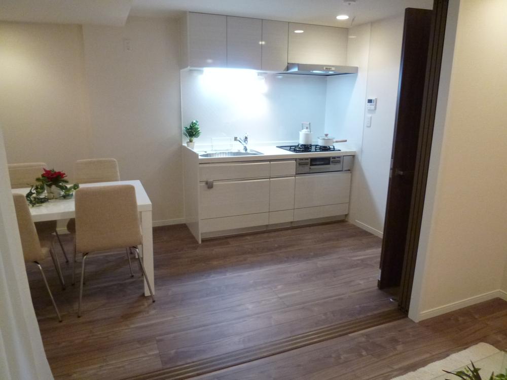 Non-living room. Indoor (12 May 2013) Shooting